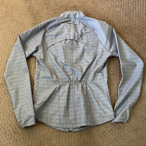 Athleta Nylon Reflective Windbreaker Jacket in Grey, XXS - Picture 3 of 5